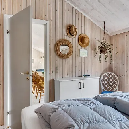 2 Bedroom Cozy In